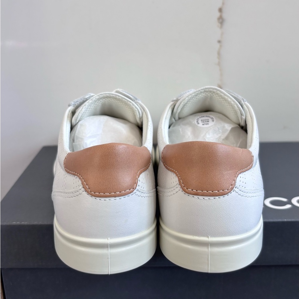 🆕 NEW IN BOX Ecco Leisure White and Tan Leather Sneakers - Picture 5 of 9